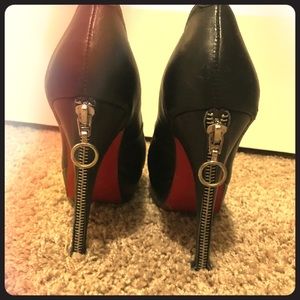 👠Authentic Louboutin high heels👠